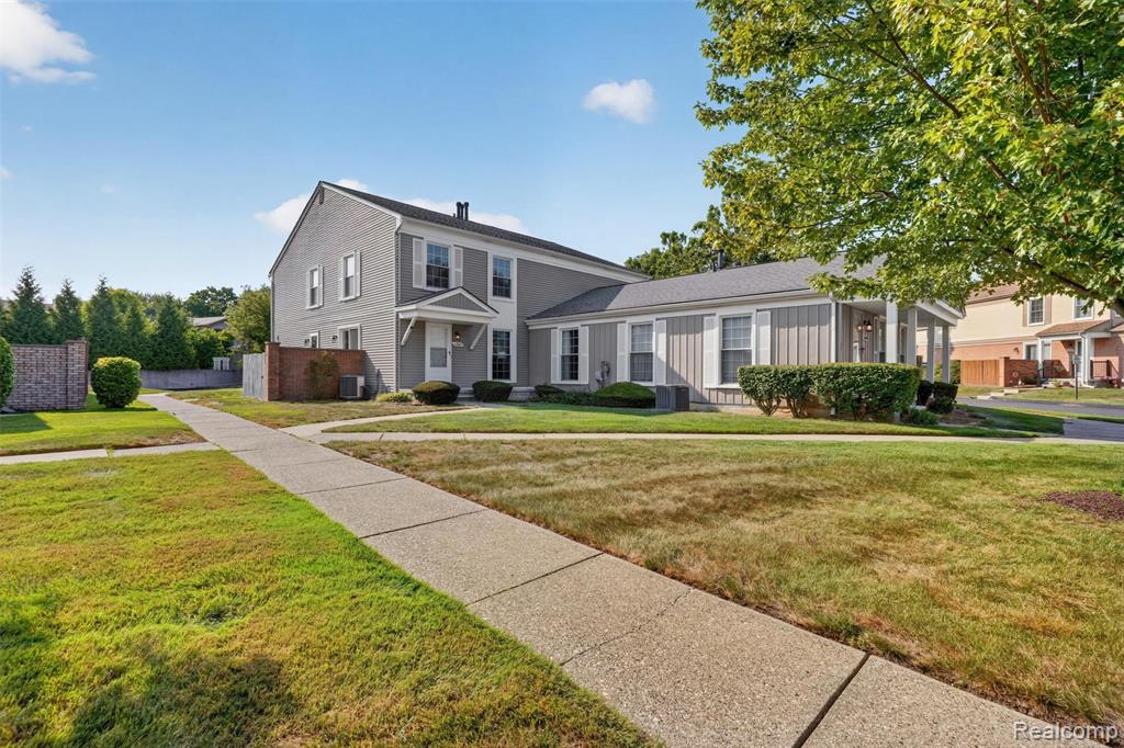 23665 Stonehenge Boulevard Property Photo 1