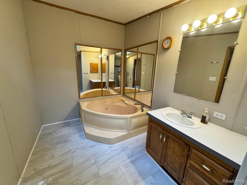 3651 Juniper Street Property Photo 21