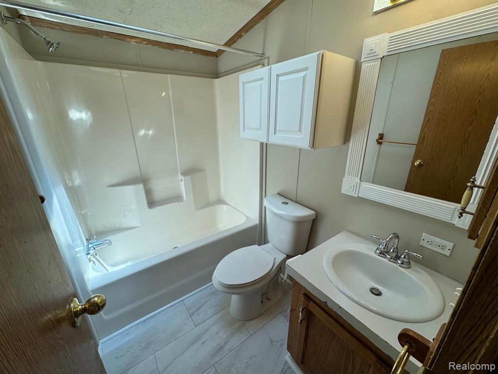 3651 Juniper Street Property Photo 28