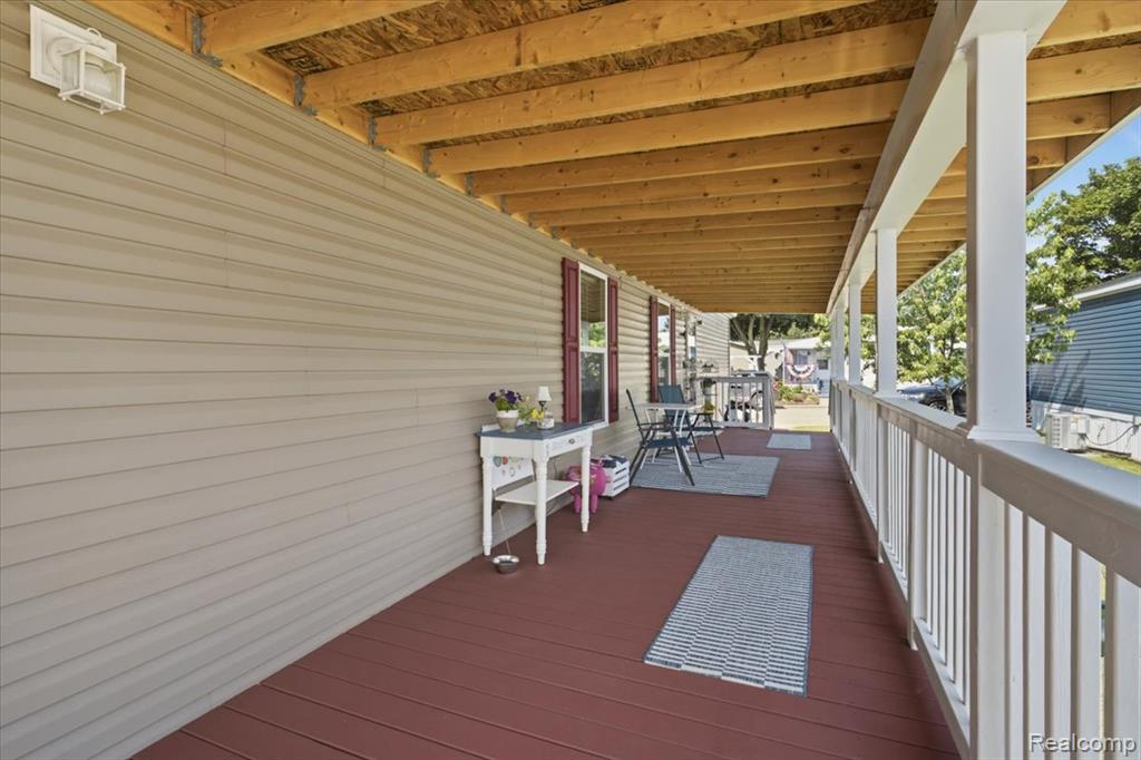 406 Silver Sands Drive Property Photo 6
