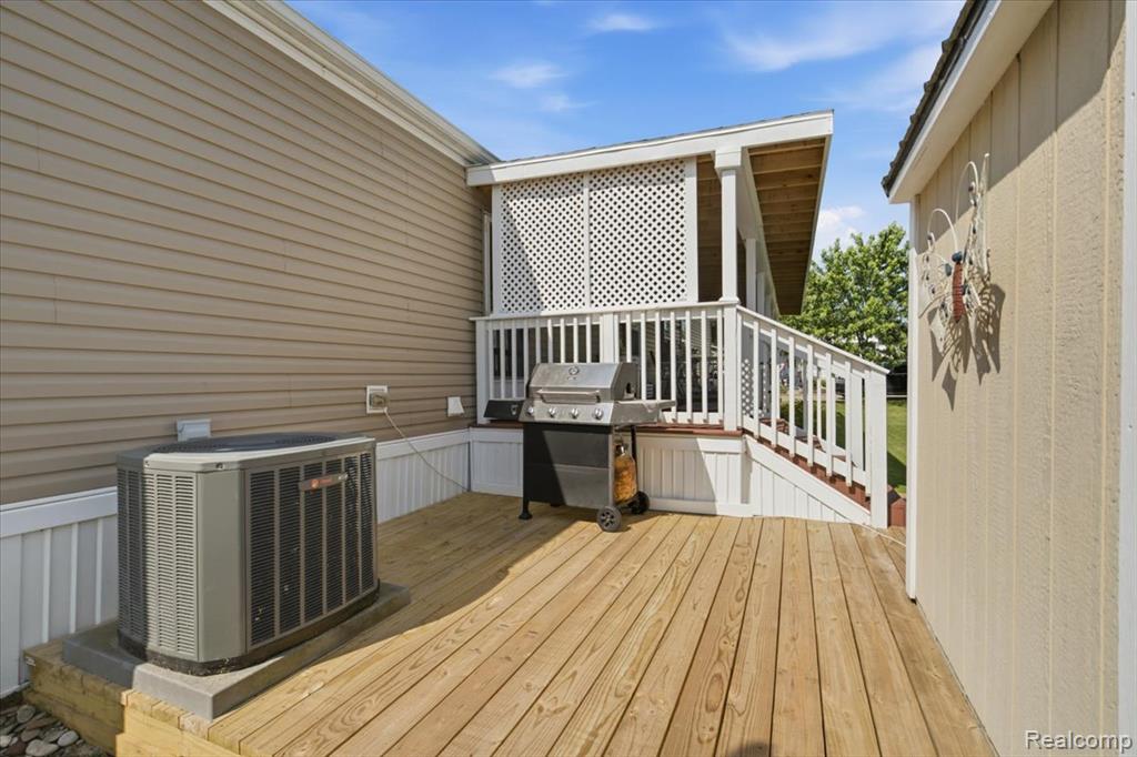 406 Silver Sands Drive Property Photo 32
