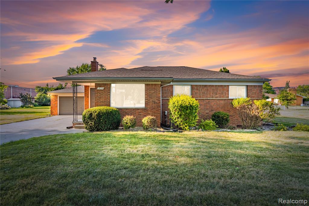 8527 Metropolitan Parkway Property Photo 1