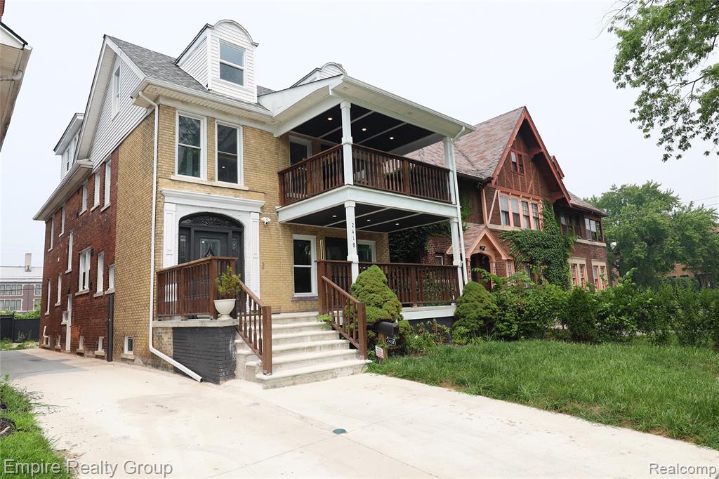 2418 Calvert Street Property Photo 1