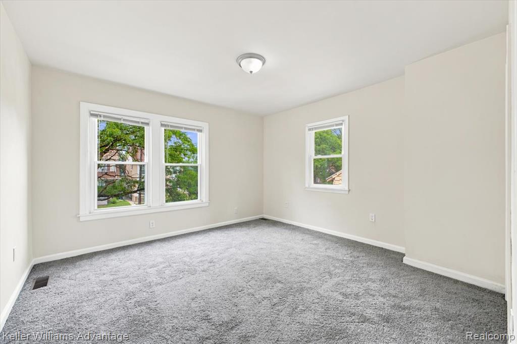 3285 Hazelwood Street Property Photo 13