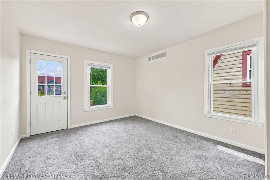 3285 Hazelwood Street Property Photo 16