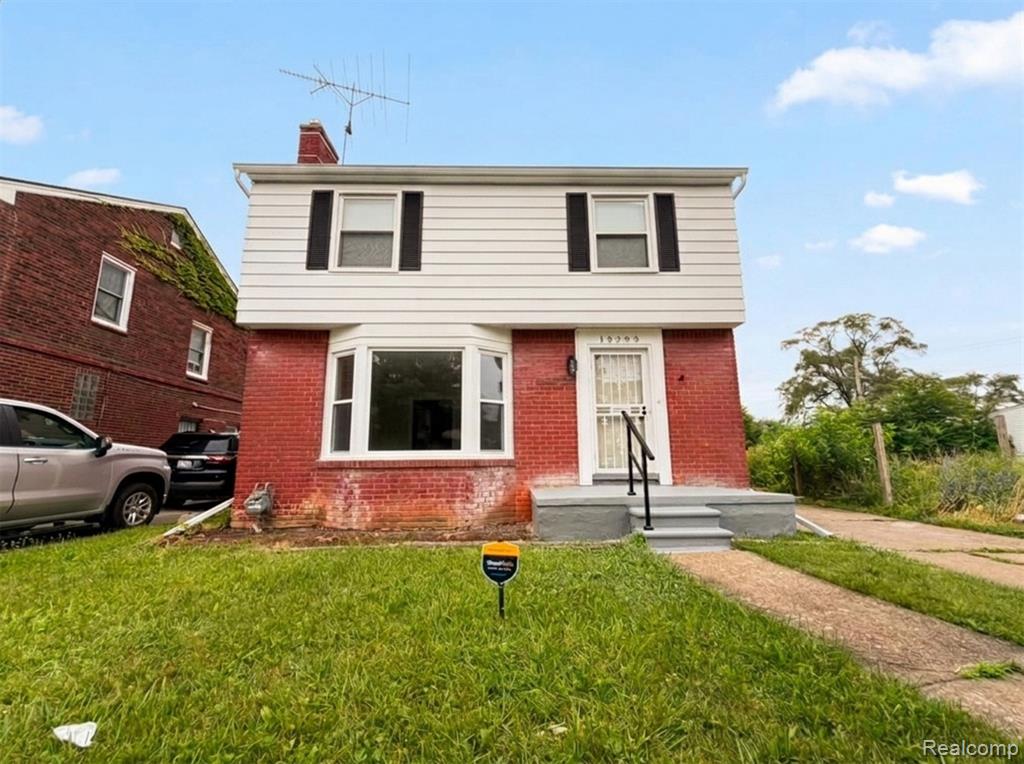 15293 Mapleridge Street Property Photo 1
