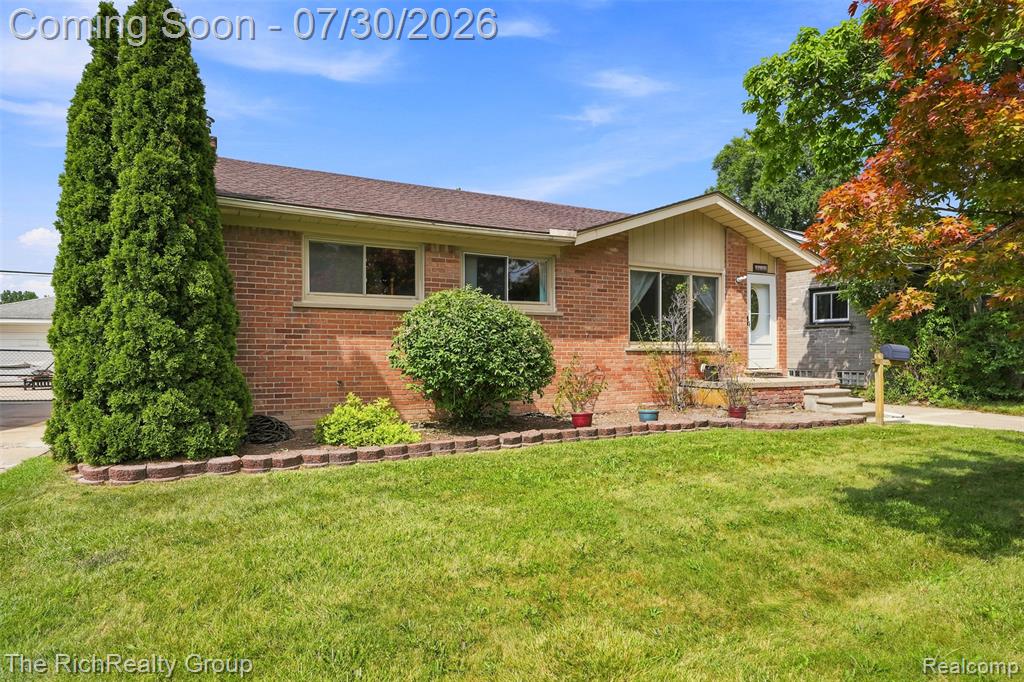 32150 Grandview Avenue Property Photo 1