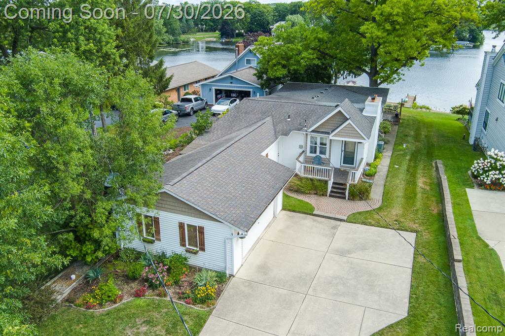 10470 King Road Property Photo 1