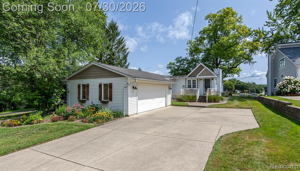 10470 King Road Property Photo 2