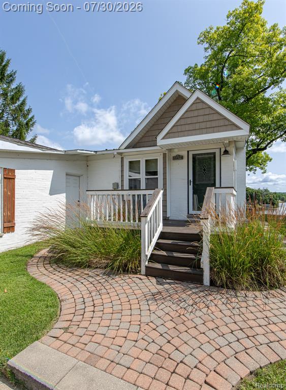 10470 King Road Property Photo 3