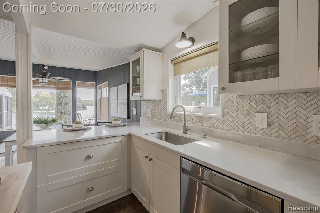 10470 King Road Property Photo 16