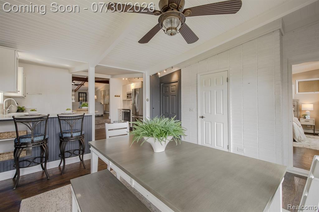10470 King Road Property Photo 22