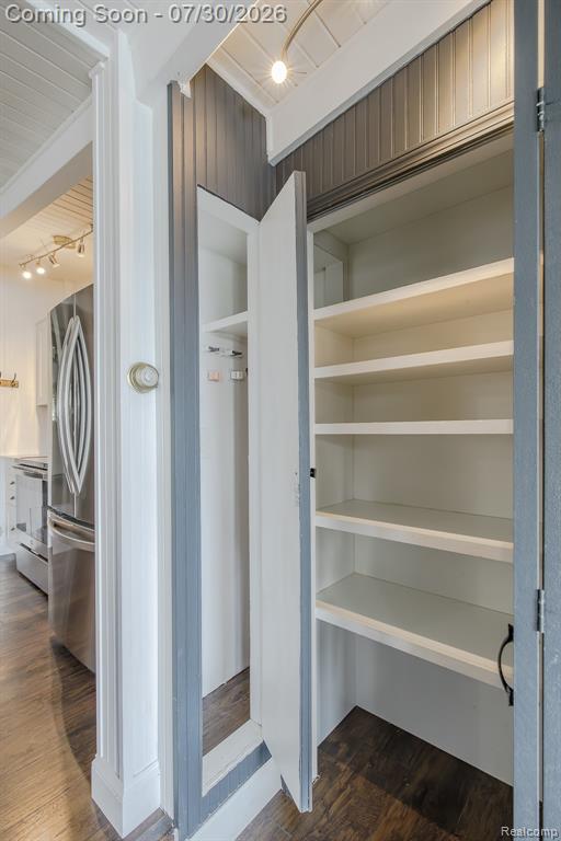 10470 King Road Property Photo 24