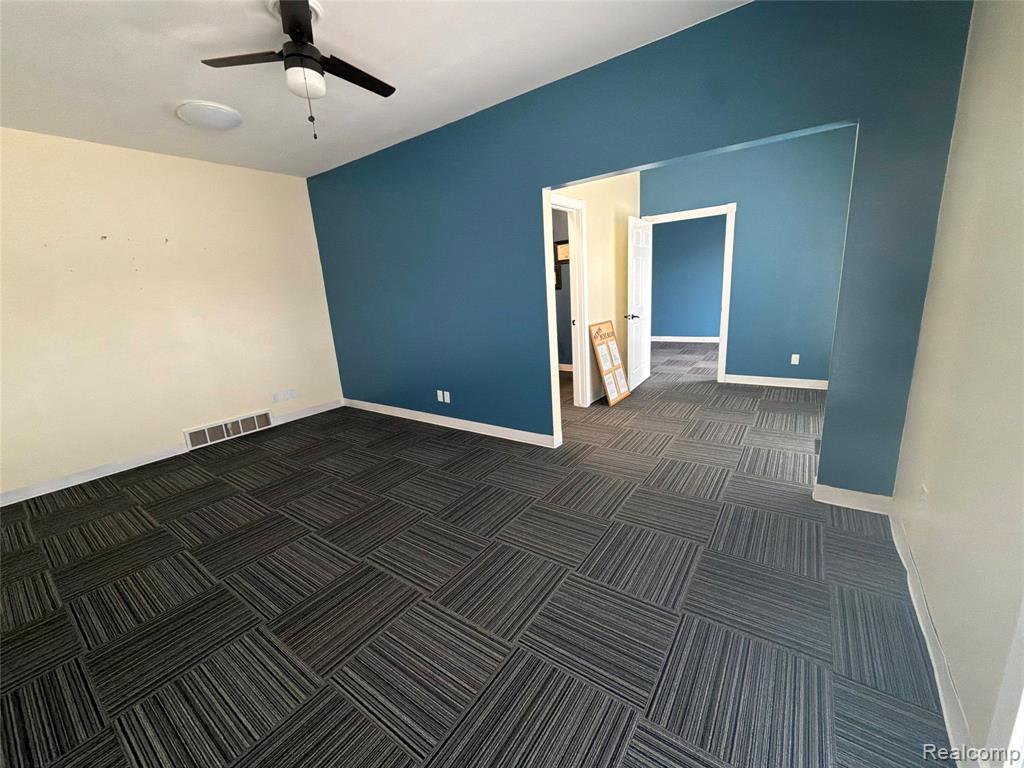 8445 S Saginaw Street Property Photo 4