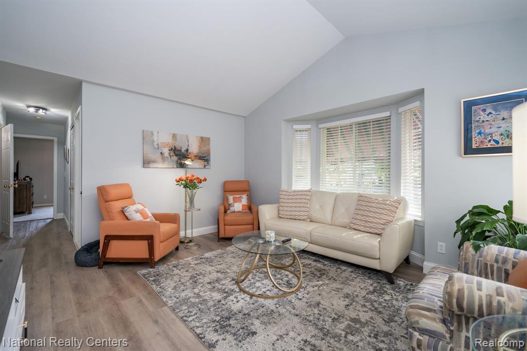 19337 Mandarin Drive Property Photo 11
