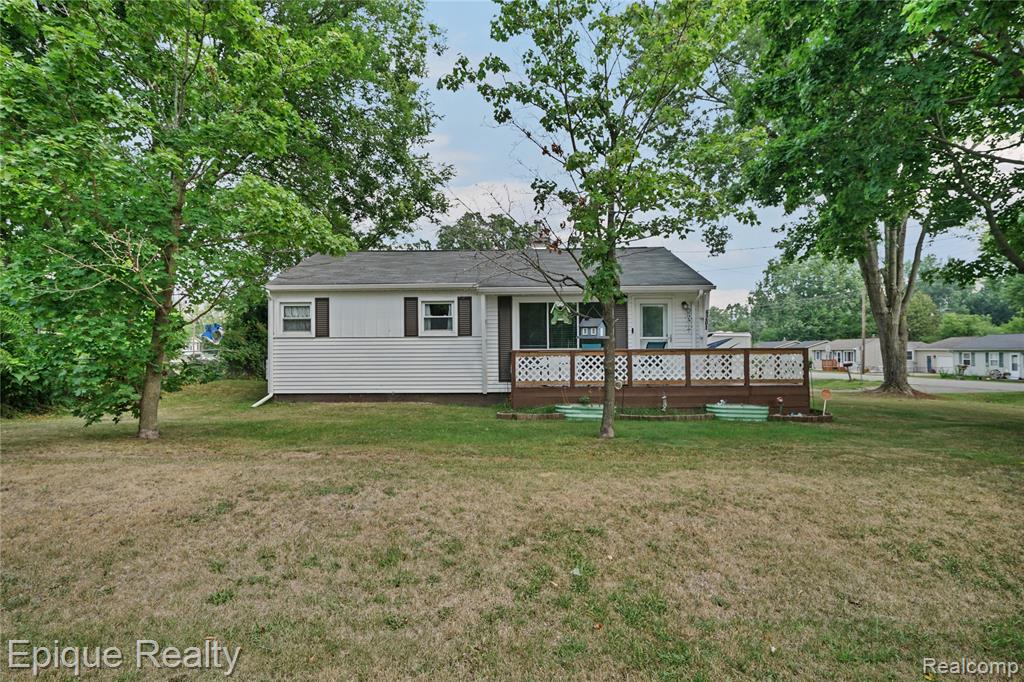 6201 Mercury Avenue Property Photo 1
