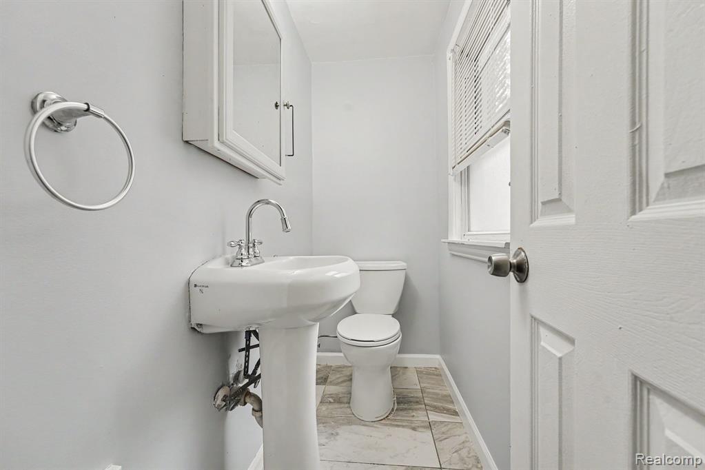 13960 Greenview Road Property Photo 9