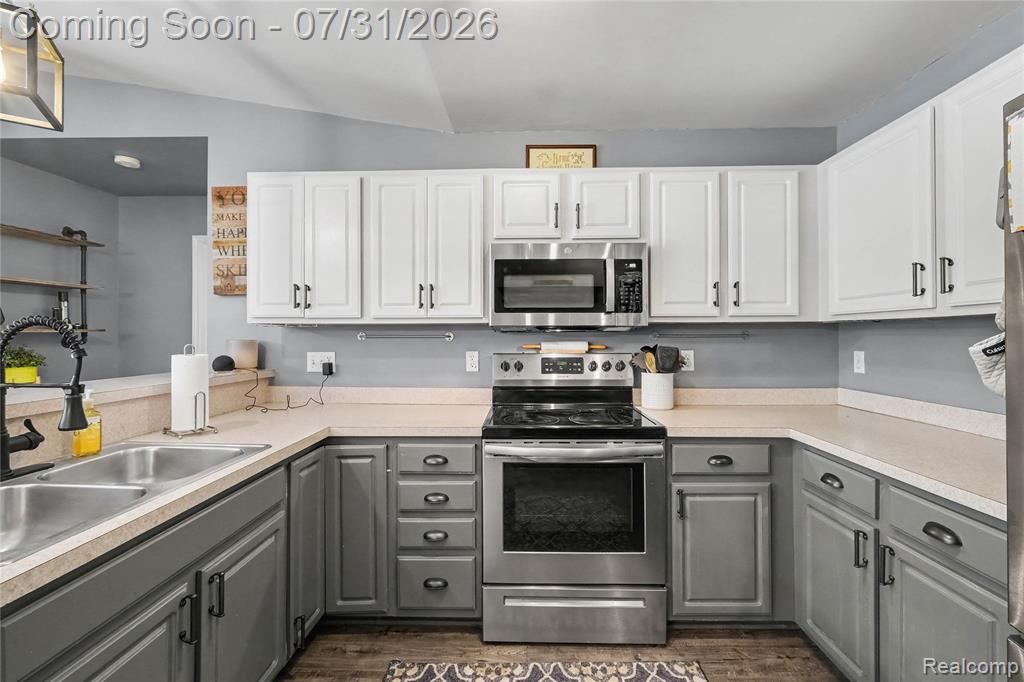 1721 Welland Street Property Photo 5