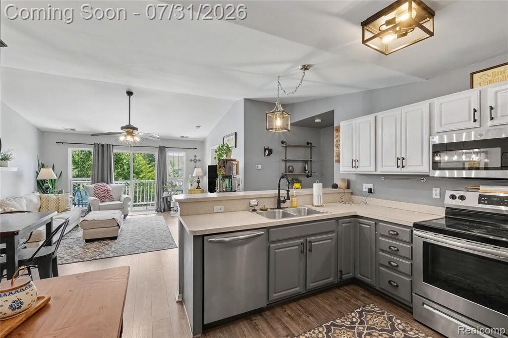1721 Welland Street Property Photo 6