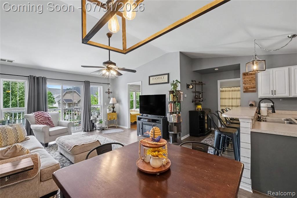1721 Welland Street Property Photo 8