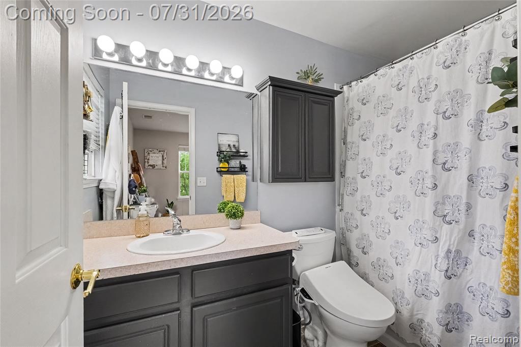 1721 Welland Street Property Photo 12