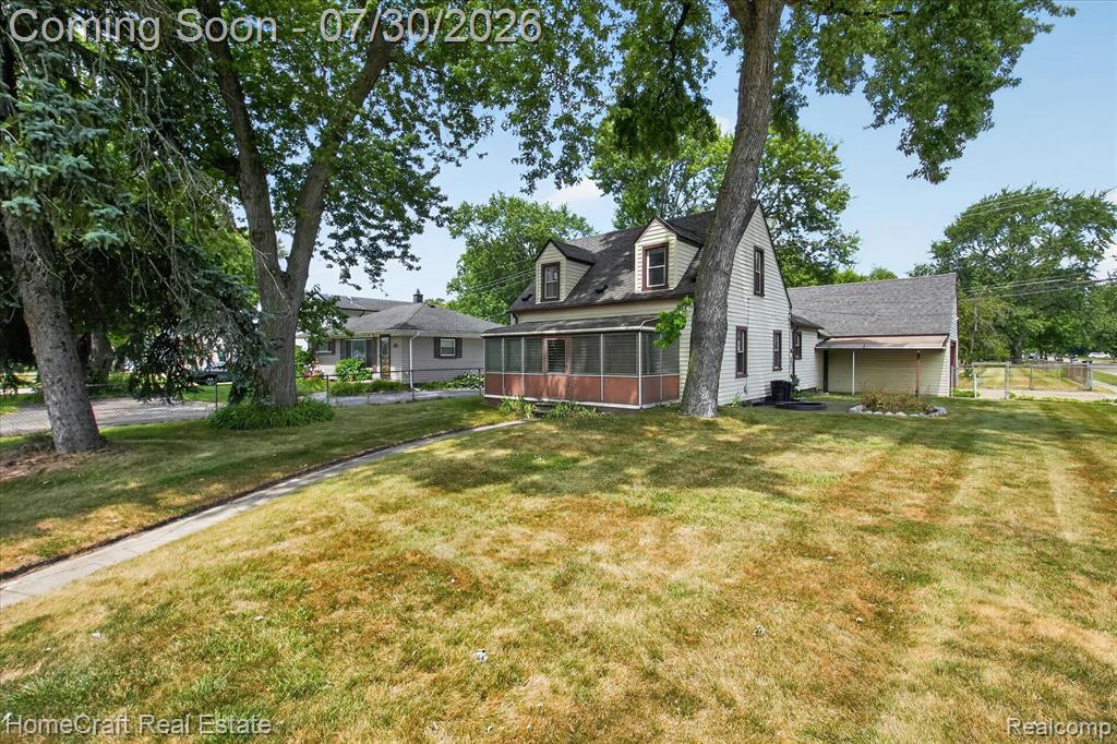 28504 7 MILE Road Property Photo 1