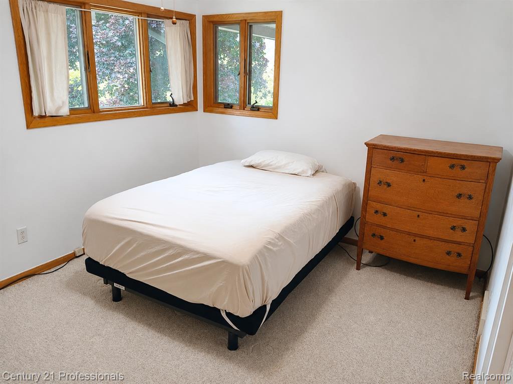 18625 Shadyside Street Property Photo 7