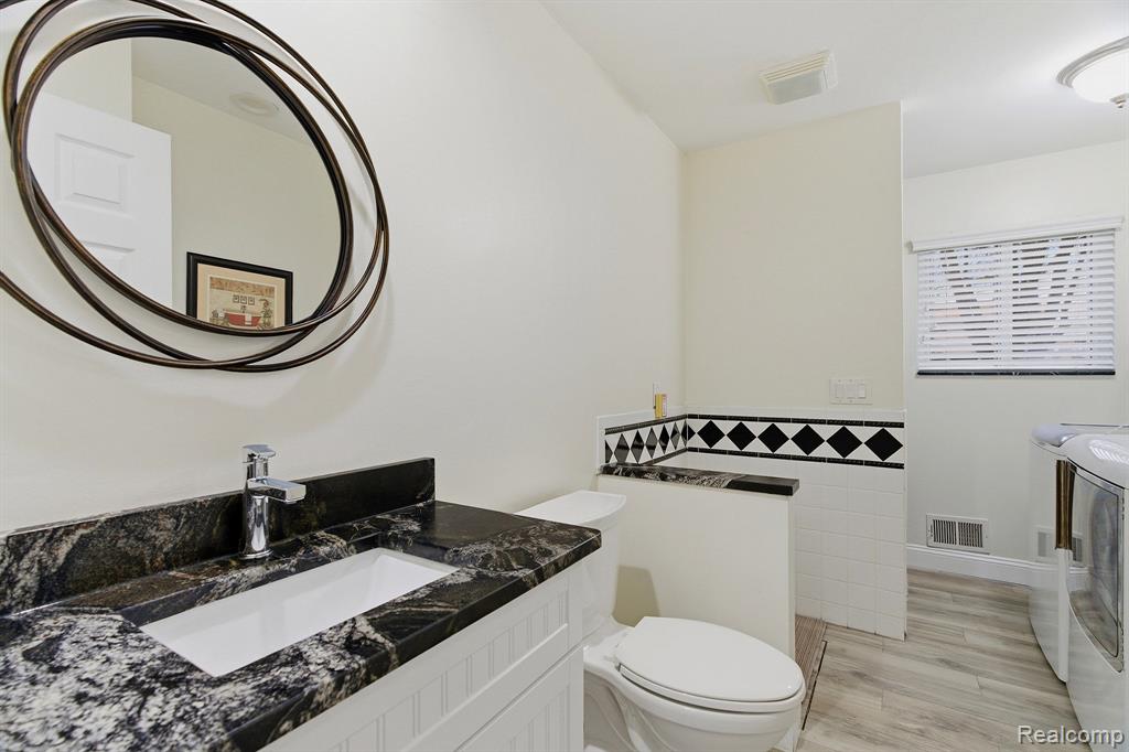 3064 Charity Dr Property Photo 24