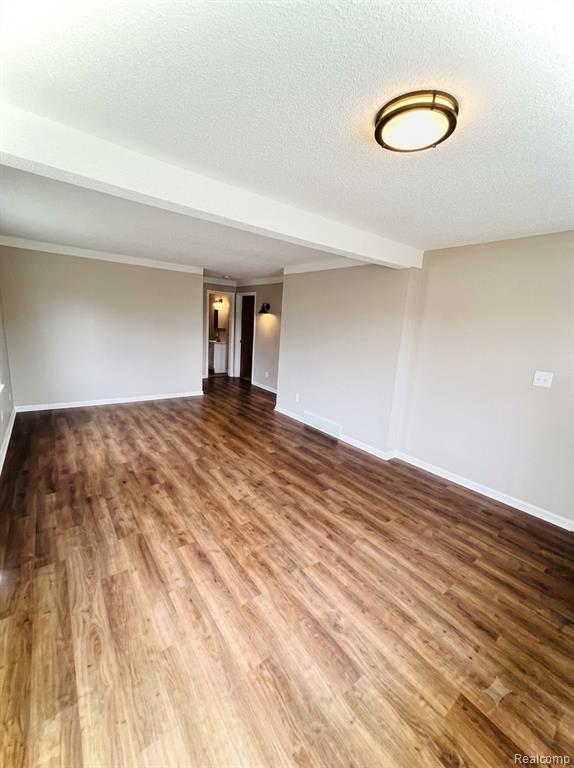 557 White Avenue Property Photo 12