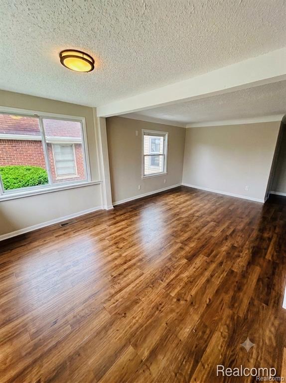 557 White Avenue Property Photo 13