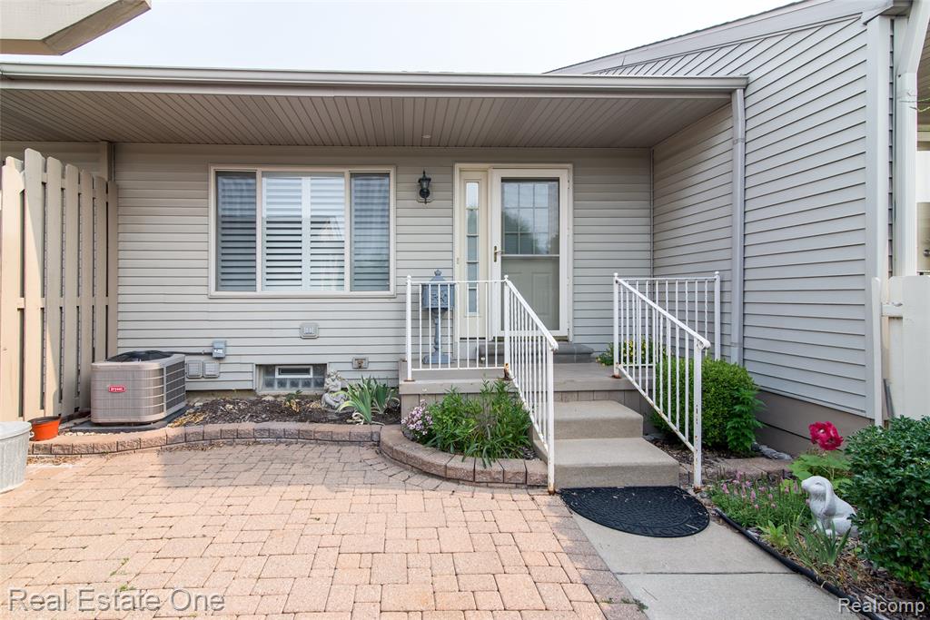 61702 Williamsburg Property Photo 1