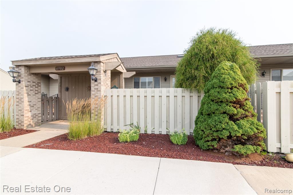 61702 Williamsburg Drive Property Photo 4