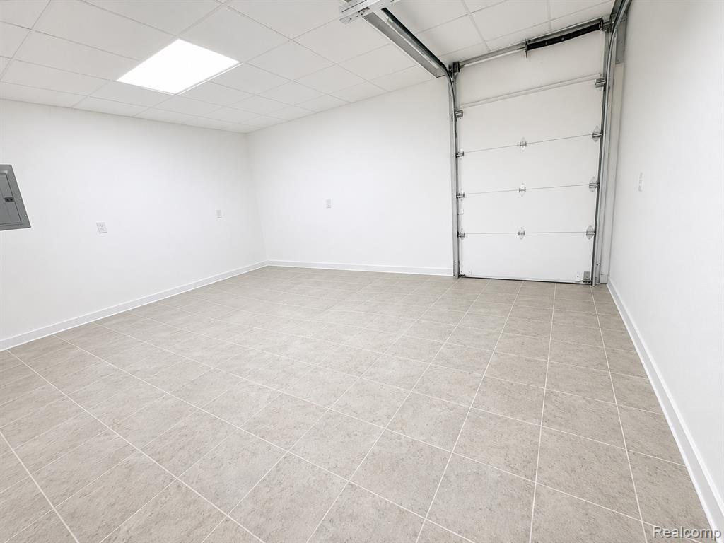 14455 Ford Road Property Photo 6