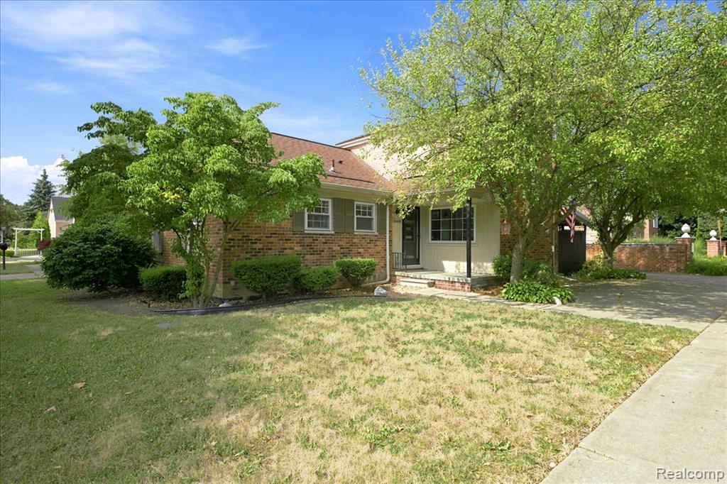 20691 Wedgewood Drive Property Photo 2