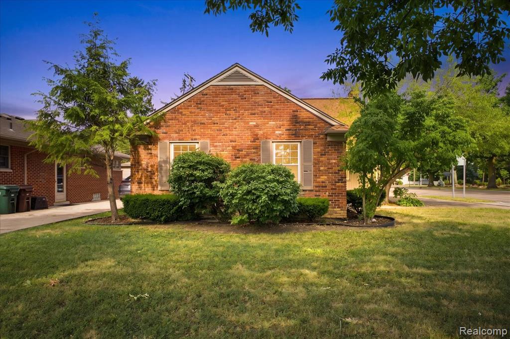 20691 Wedgewood Drive Property Photo 3
