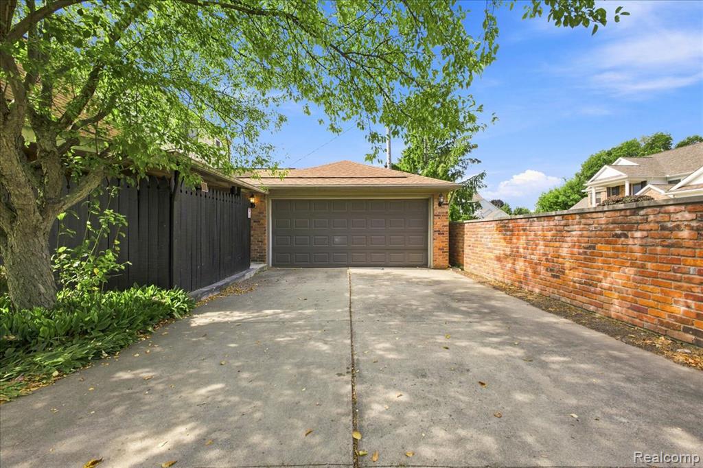 20691 Wedgewood Drive Property Photo 4