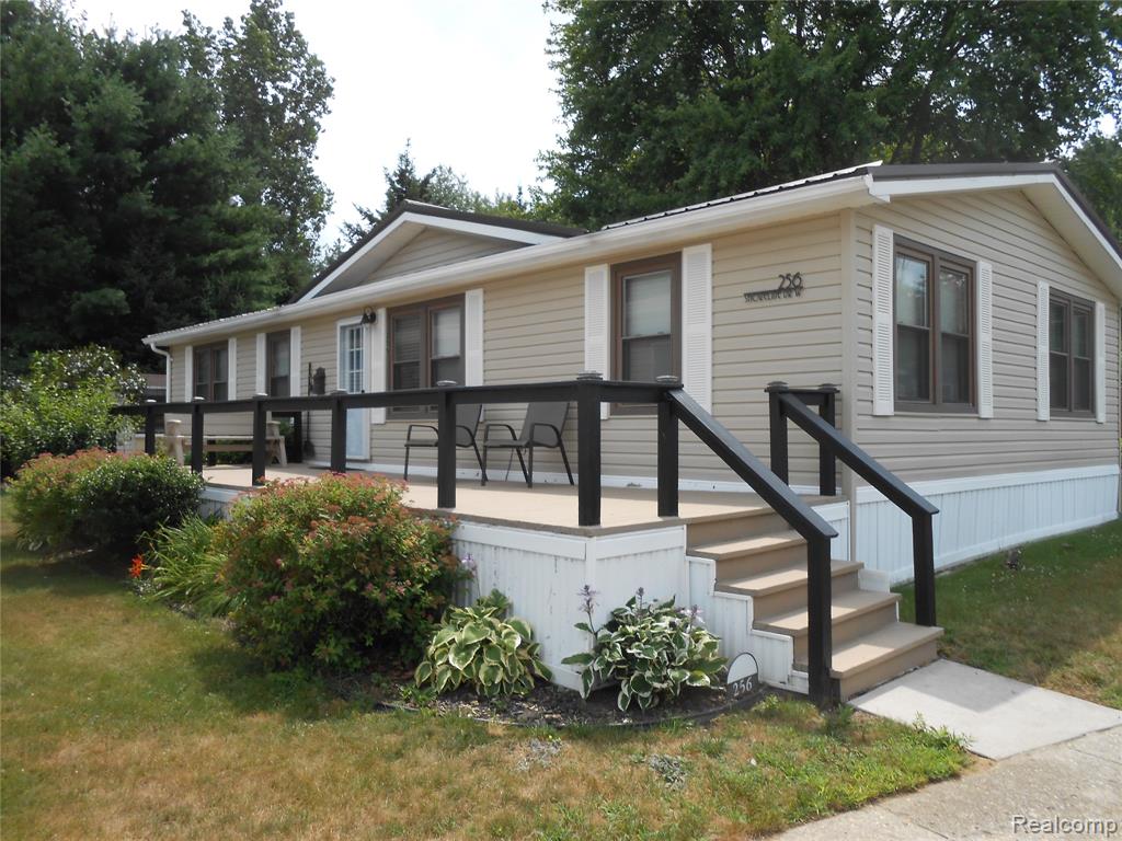 256 Shoreline Property Photo 1