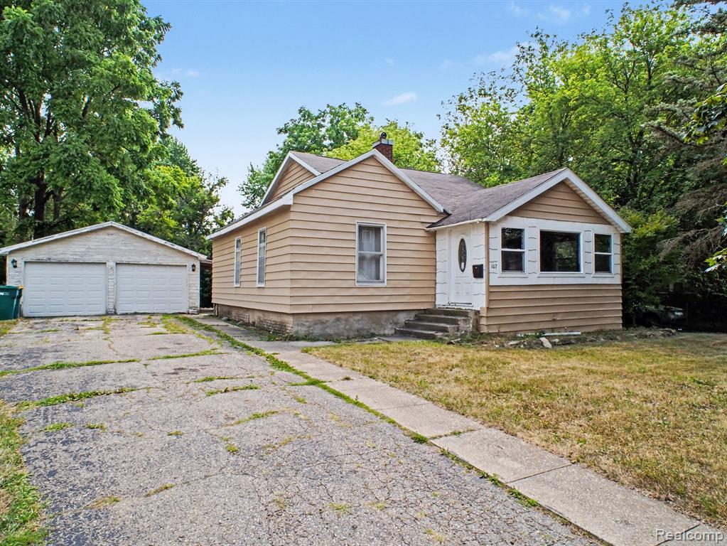 107 S Oak Street Property Photo 1