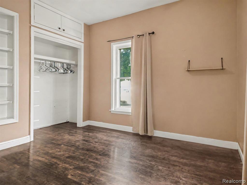 107 S Oak Street Property Photo 13
