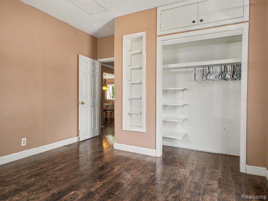 107 S Oak Street Property Photo 14
