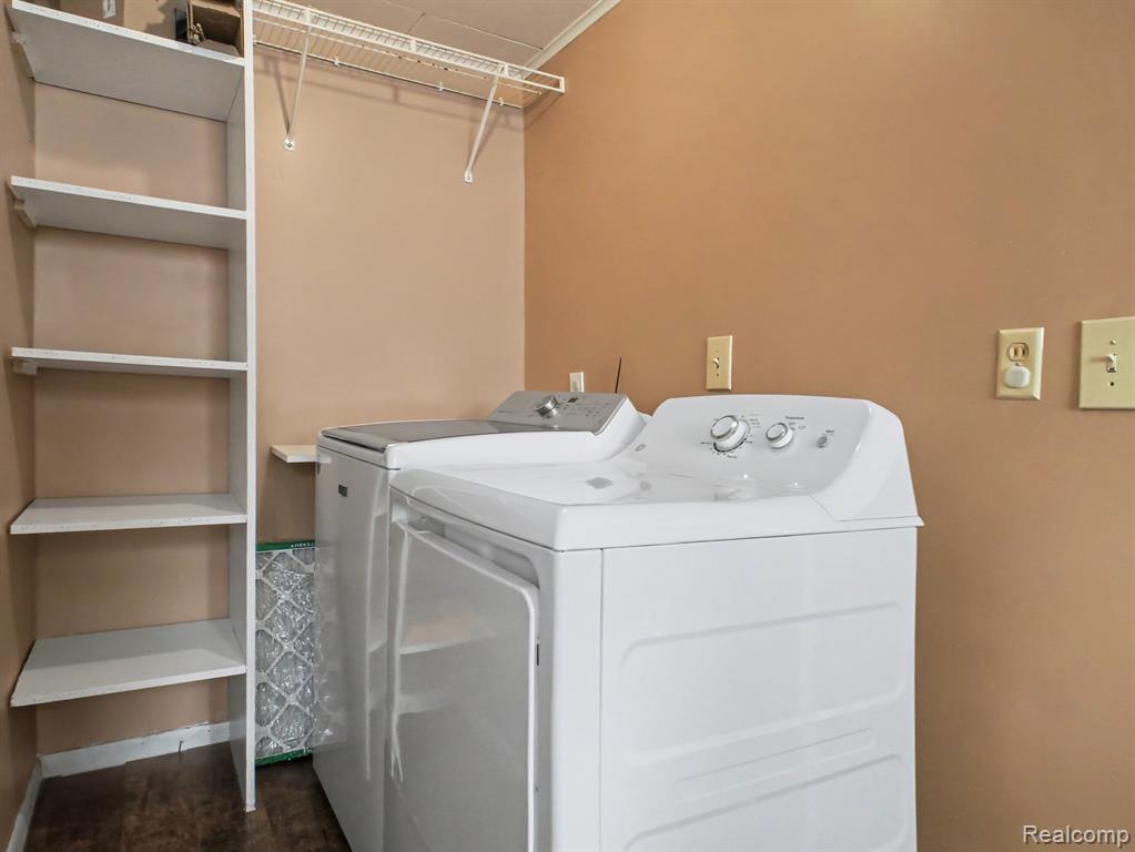 107 S Oak Street Property Photo 19