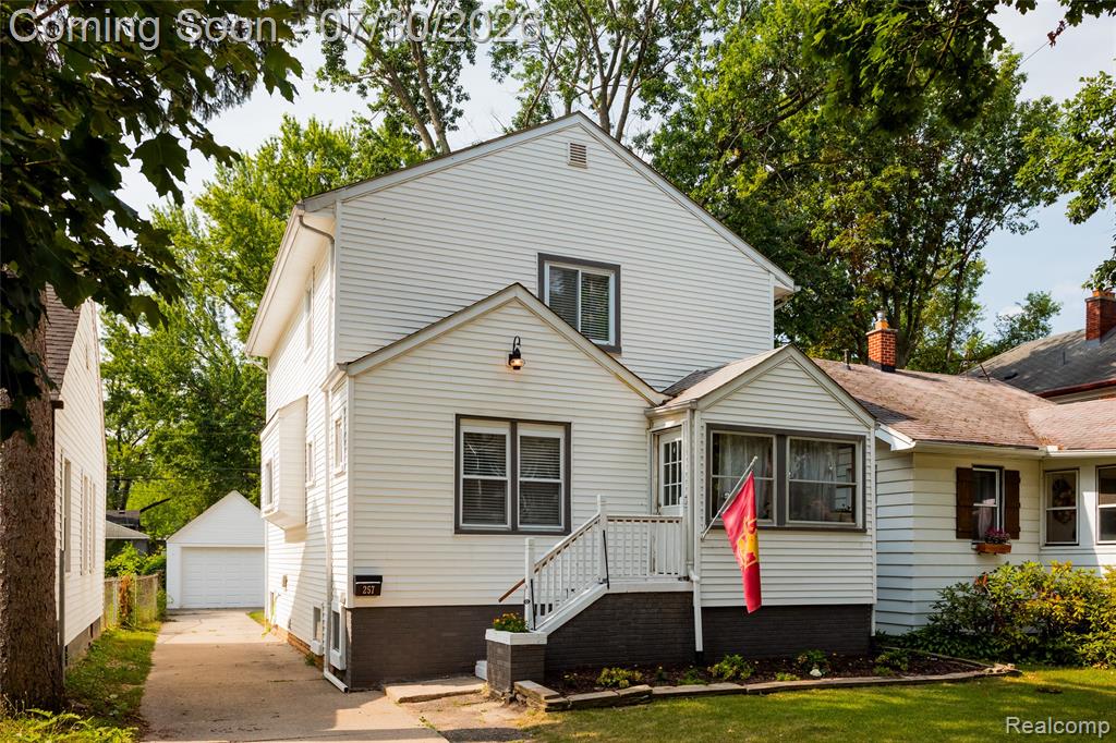 257 W Chesterfield Street Property Photo 1