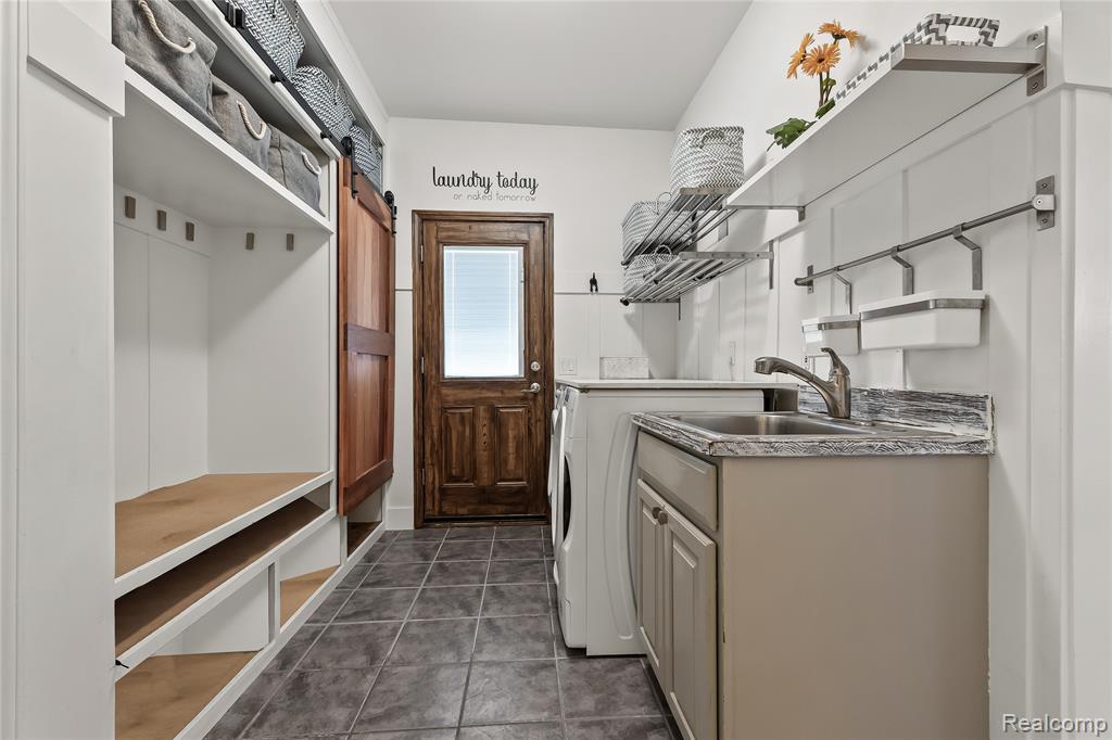 887 Loggers Circle Property Photo 23