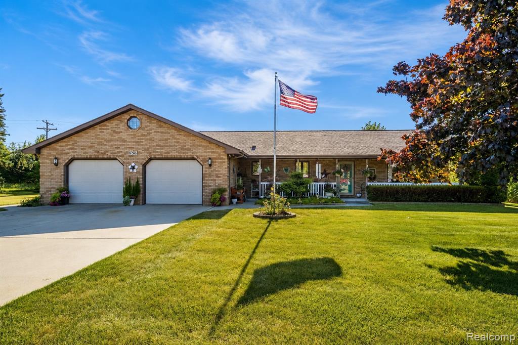 856 N Hemlock Road