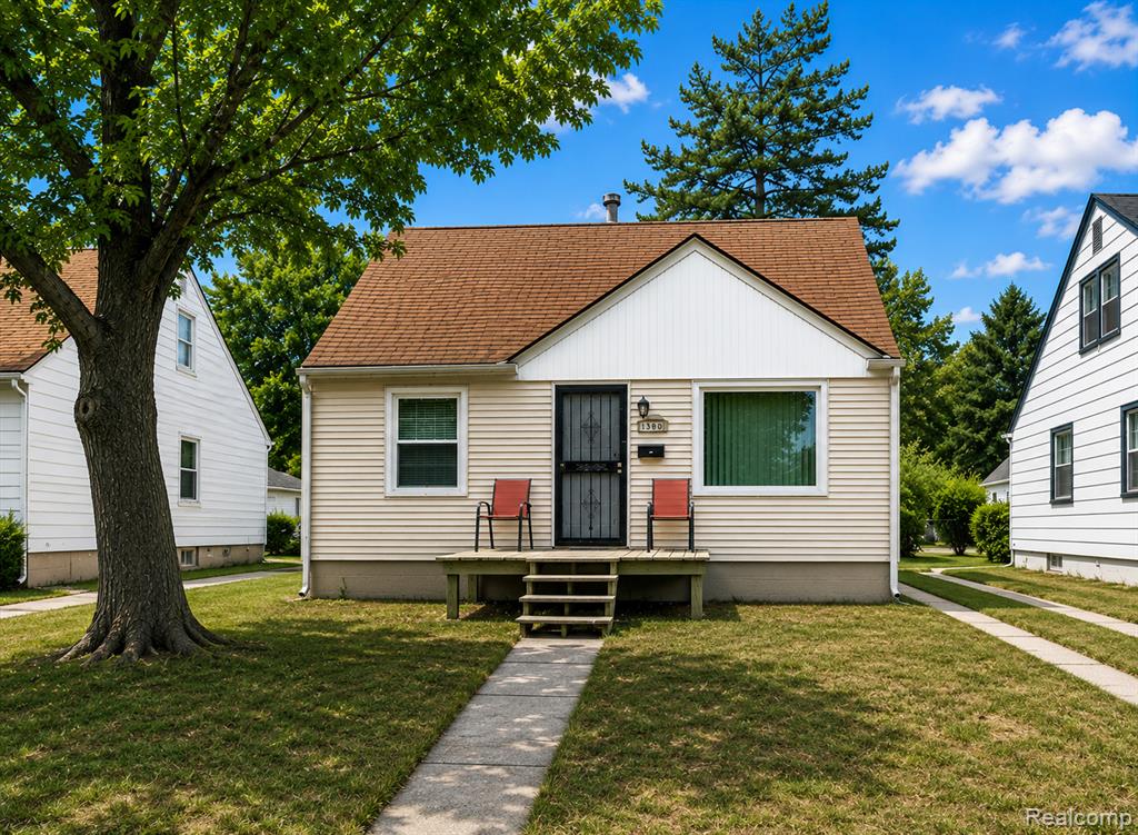 15847 Chatham Street Property Photo 1