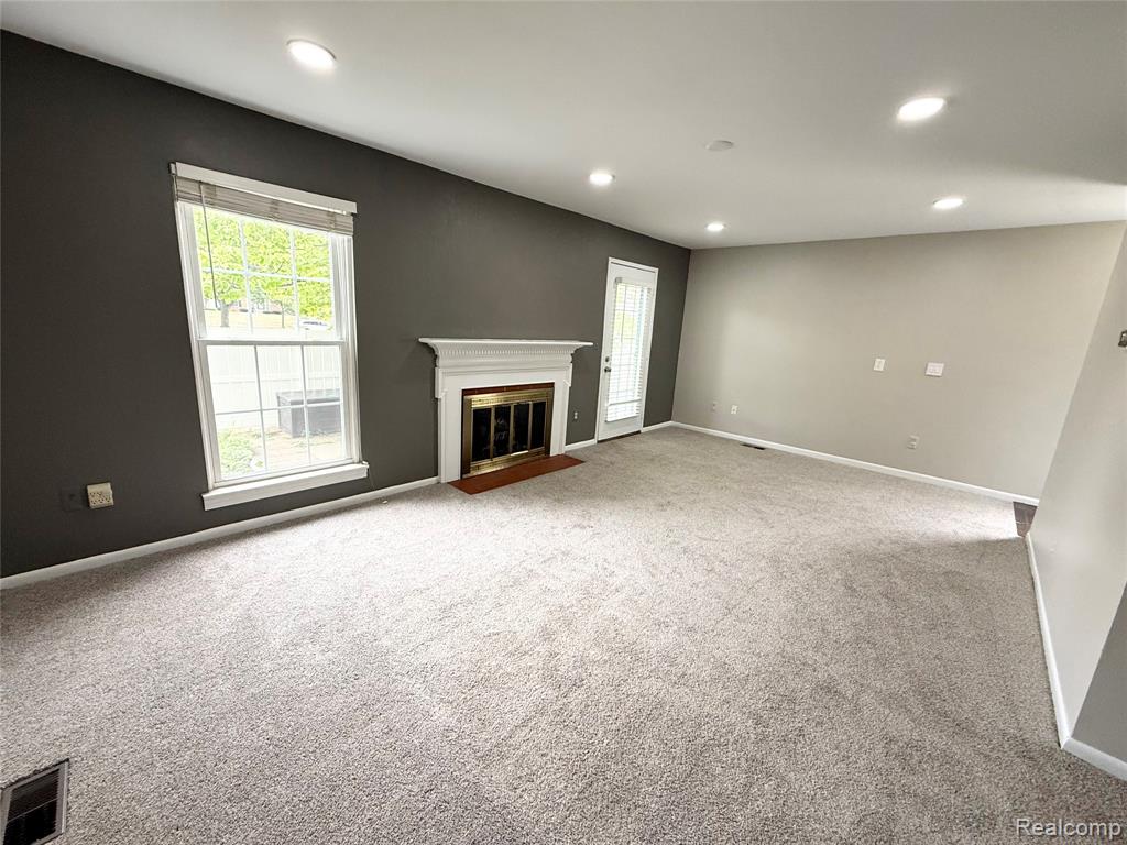 41732 Onaway Drive Property Photo 4