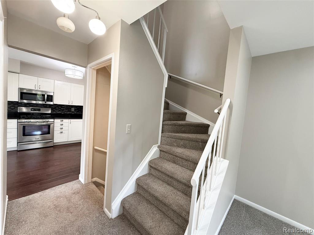 41732 Onaway Drive Property Photo 12