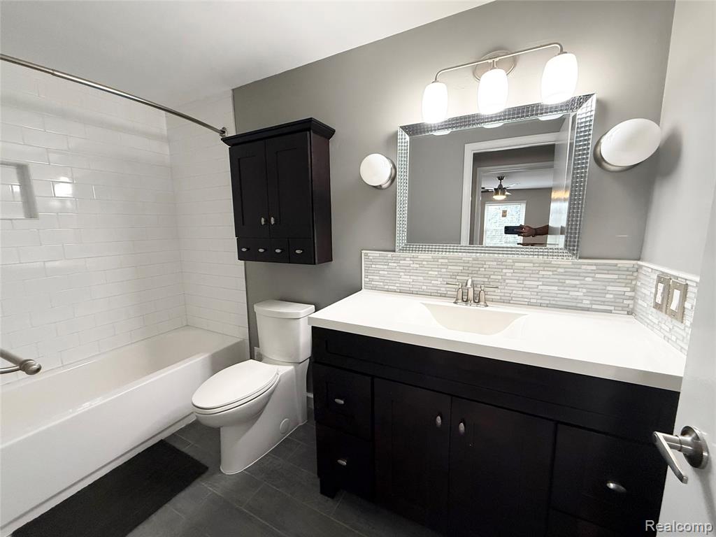 41732 Onaway Drive Property Photo 21
