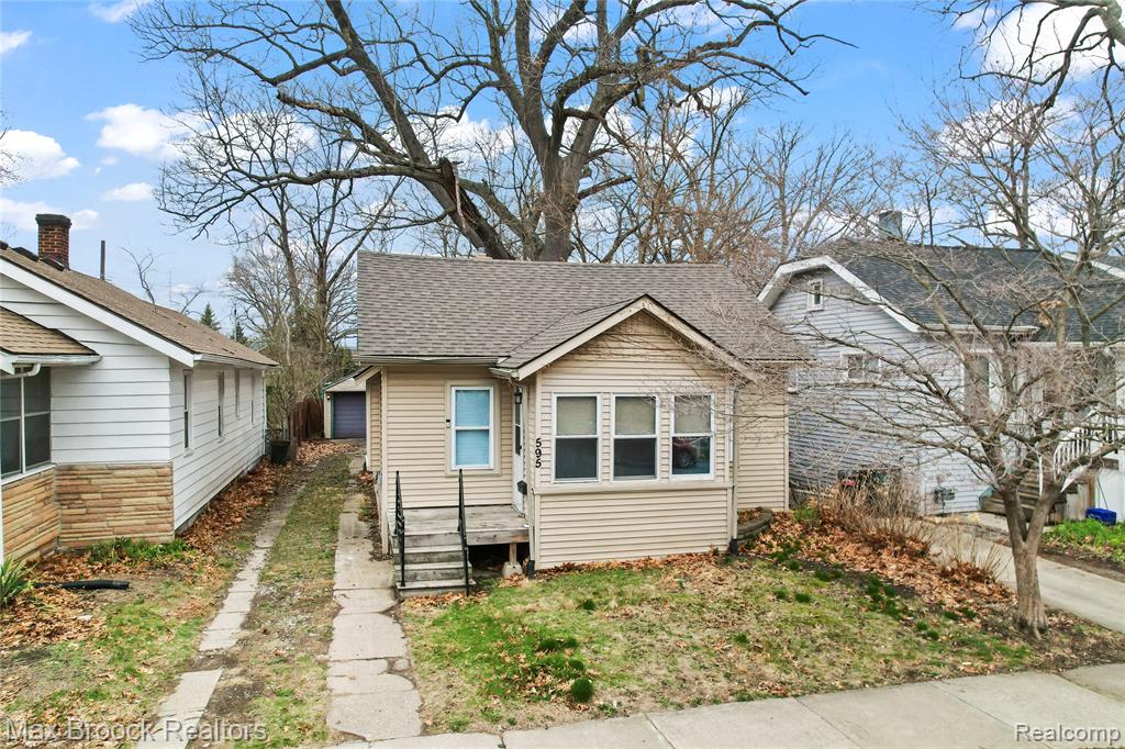 595 E Drayton Street Property Photo 1