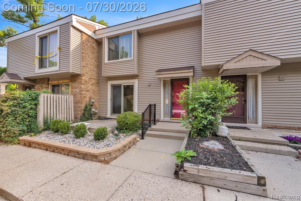 1424 Oakbrook Property Photo 1